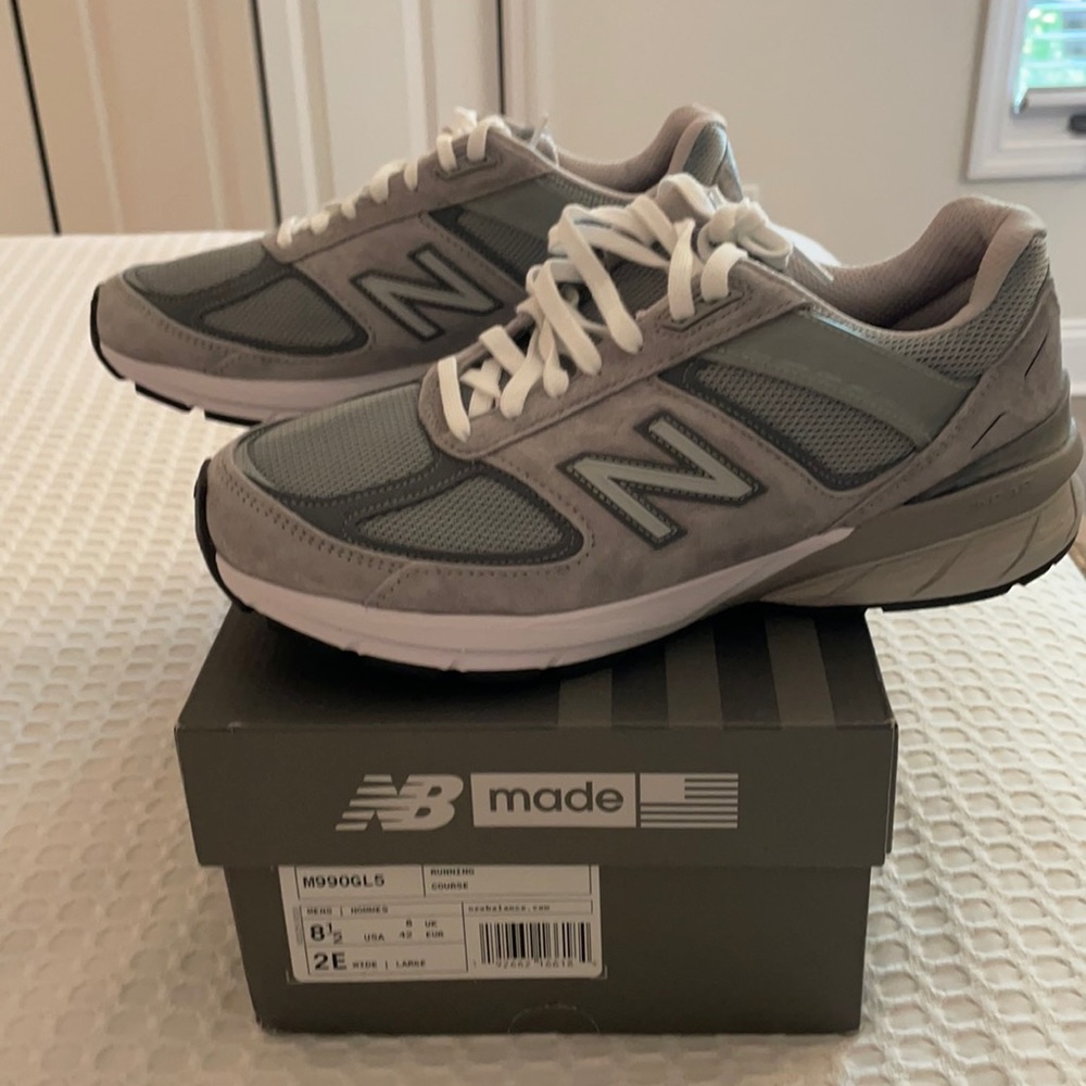 Men’s New Balance 990 V5 running shoes 8.5 2E Wide
